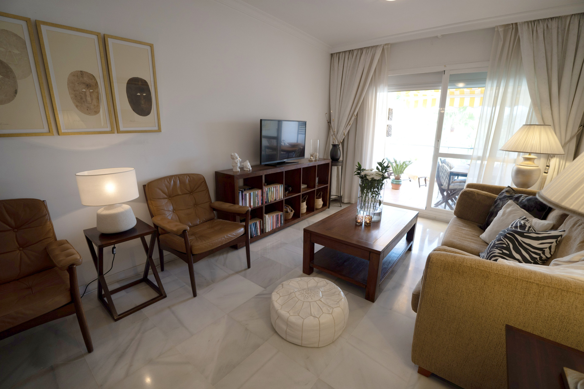 Piso de 2 Dormitorios y 2 Baños en alquiler en Nueva Andalucía, Marbella