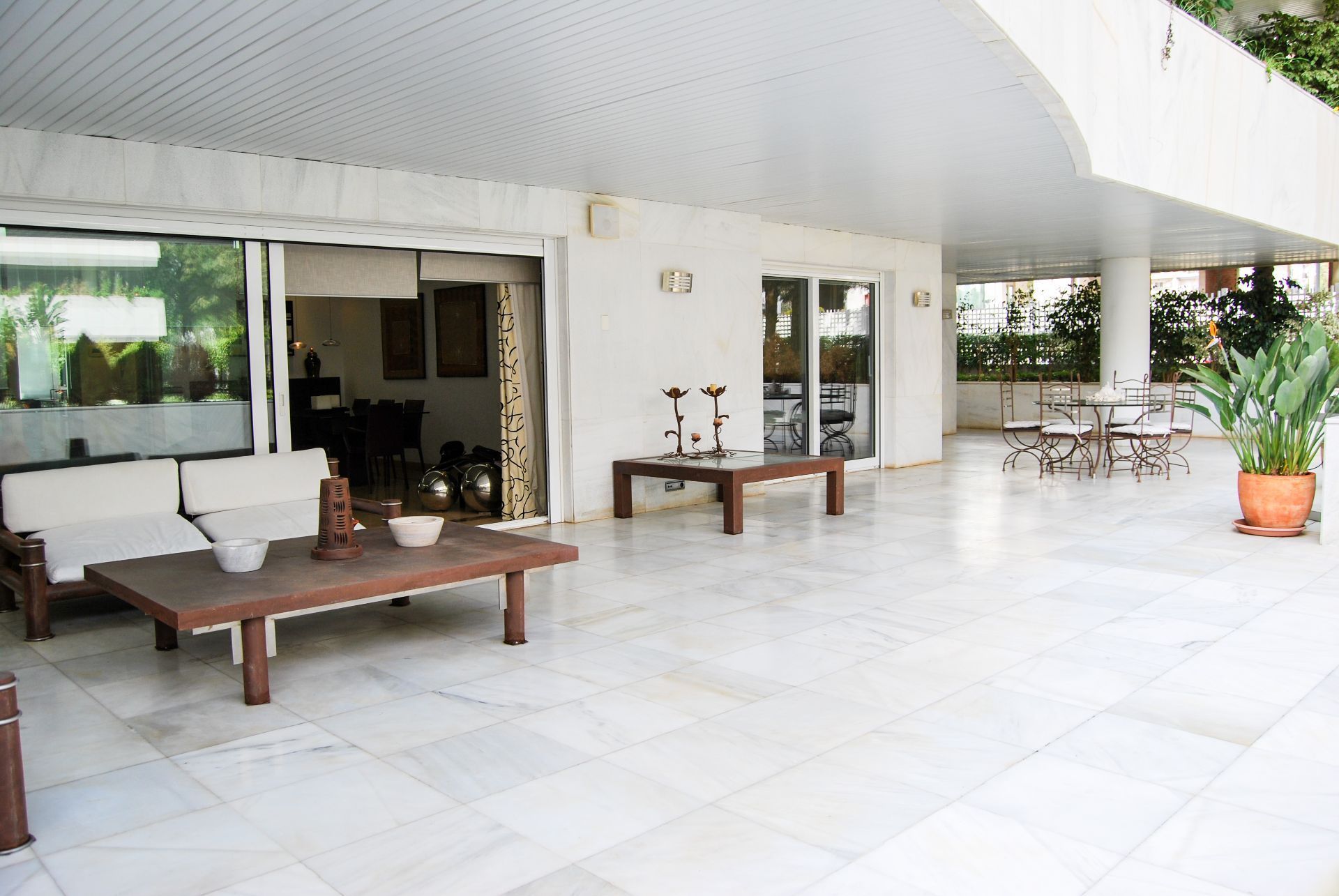 Piso de 4 Dormitorios en venta en Nueva Andalucía, Marbella