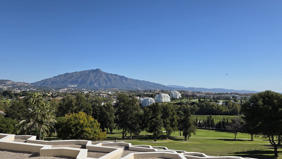 1 Bed, 1 Bath - Apartment for Sale in Atalaya, Estepona