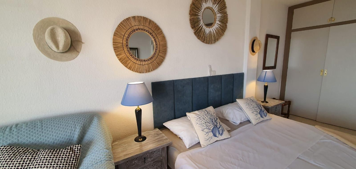 Piso de 1 Dormitorio en venta en Las Chapas, Marbella