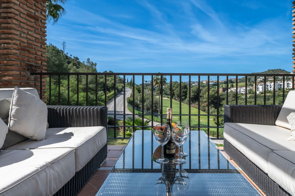 Ático de 3 Dormitorios y 2 Baños en venta en Benahavís
