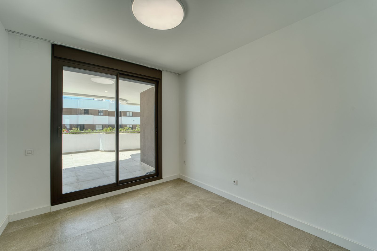 Piso de 2 Dormitorios y 2 Baños en venta en Estepona