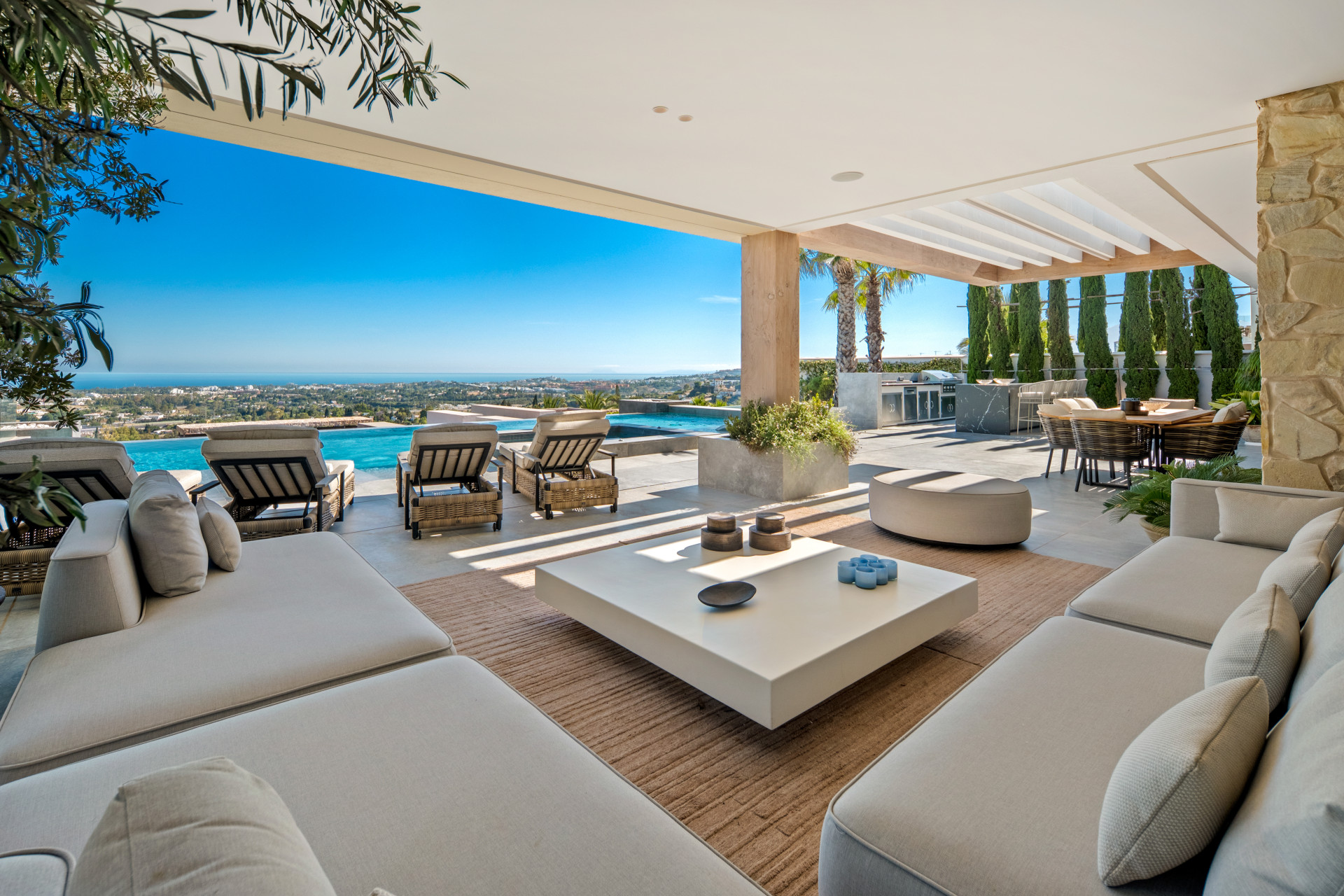 Casa de 6 Dormitorios y 6 Baños en venta en Benahavís