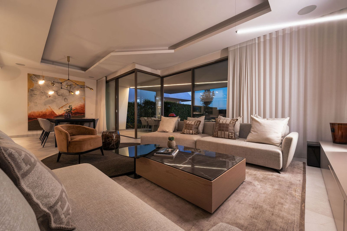 Casa de 4 Dormitorios y 4 Baños en venta en Nueva Andalucía, Marbella