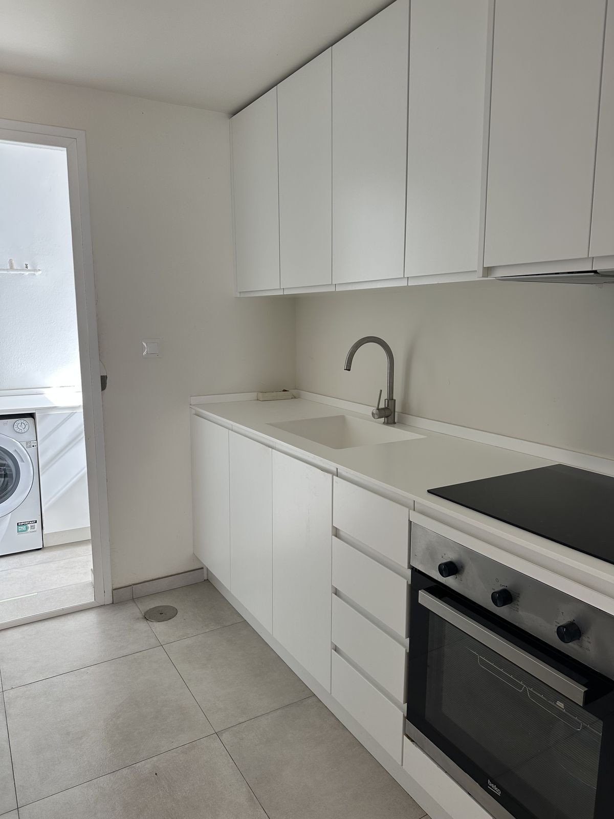 Piso de 2 Dormitorios en venta en Nueva Andalucía, Marbella