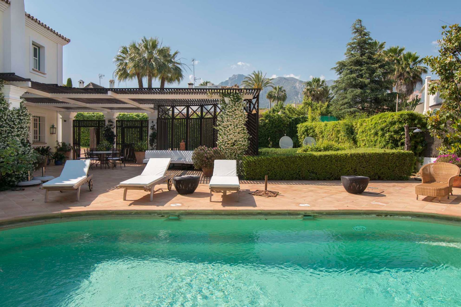 Casa de 5 Dormitorios y 6 Baños en venta en Marbella