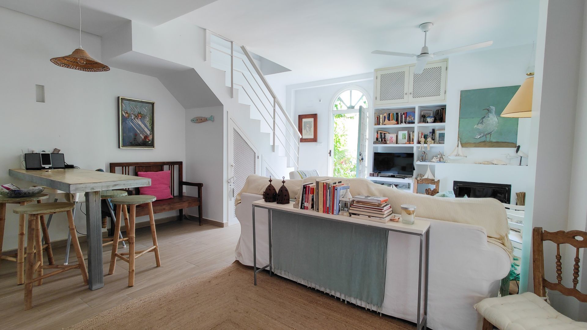 Casa Adosada de 4 Dormitorios y 3 Baños en venta en Zahara de los Atunes