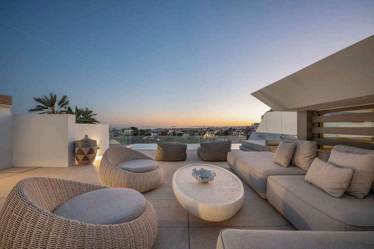 Casa de 4 Dormitorios y 4 Baños en venta en Nueva Andalucía, Marbella