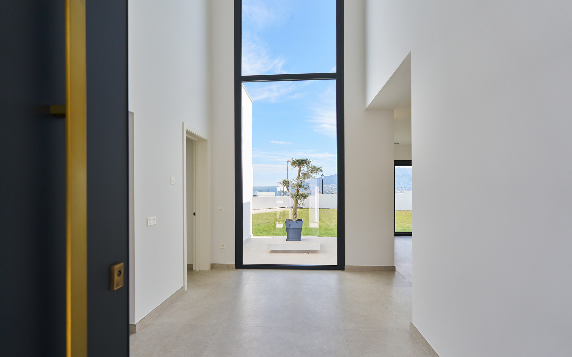 Casa de 6 Dormitorios en venta en La Cala Golf, Mijas