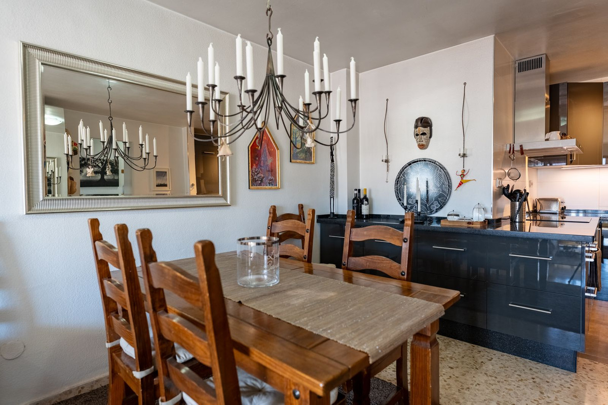 Piso de 2 Dormitorios en venta en Fuengirola