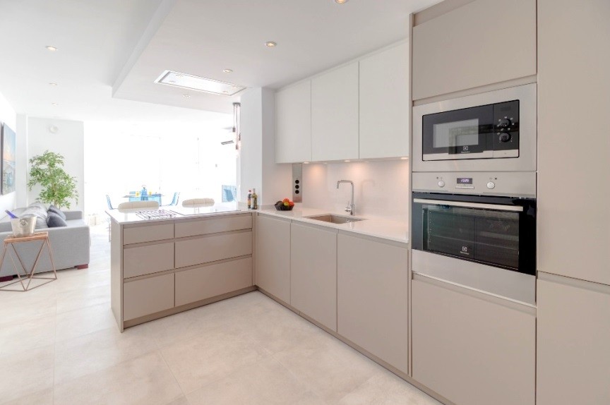 Piso de 2 Dormitorios y 2 Baños en venta en Arroyo de la Miel, Benalmádena