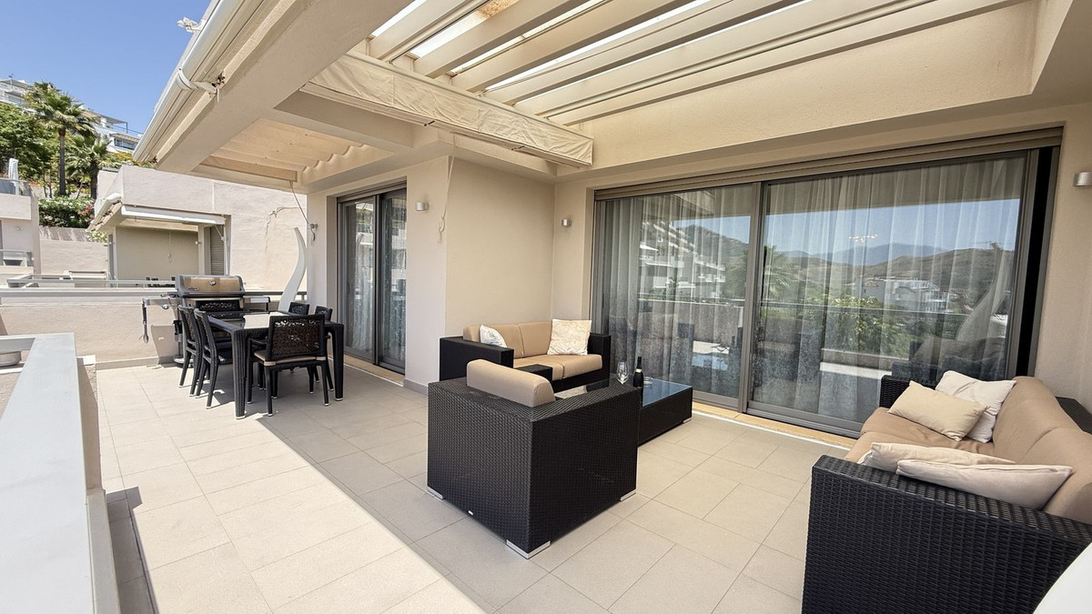 Piso de 3 Dormitorios y 3 Baños en venta en Benahavís