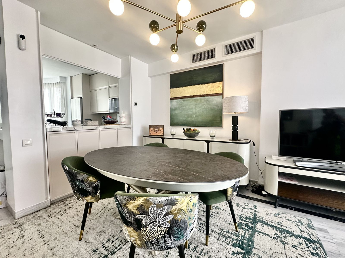 Piso de 2 Dormitorios y 3 Baños en venta en Marbella