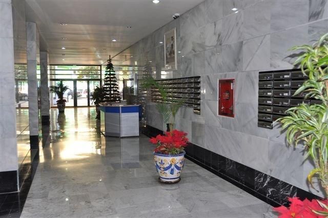Piso de 3 Dormitorios y 2 Baños en venta en Marbella
