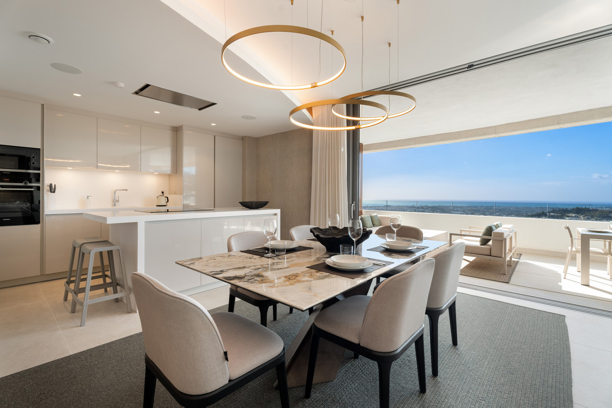 Piso de 3 Dormitorios y 2 Baños en venta en La Quinta, Benahavís