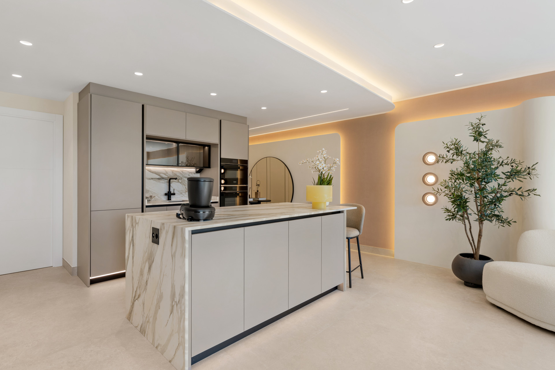 Piso de 3 Dormitorios y 2 Baños en venta en Estepona