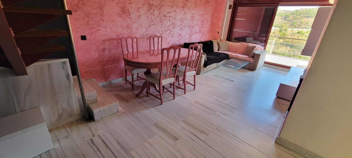 Ático de 3 Dormitorios y 2 Baños en venta en Nueva Milla de Oro, Estepona