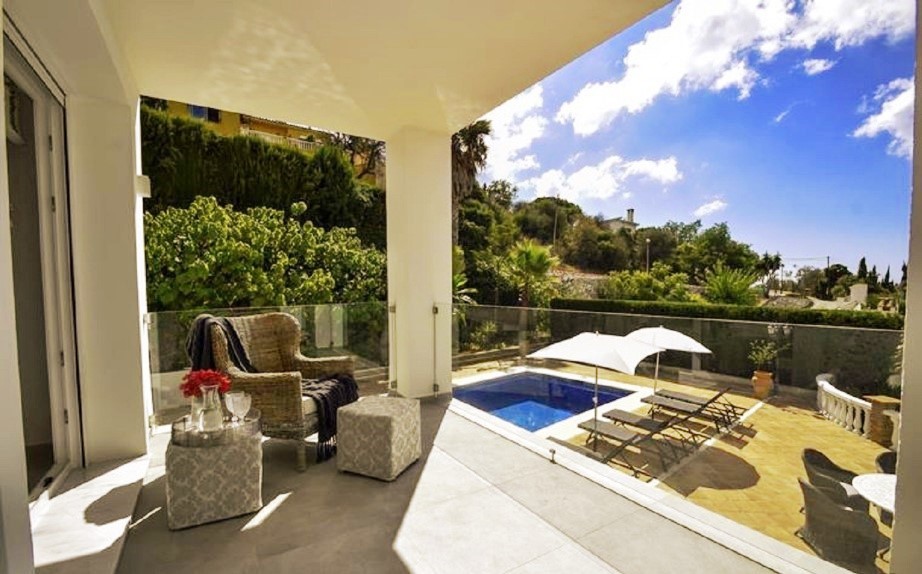 Casa de 4 Dormitorios y 6 Baños en venta en El Rosario, Marbella