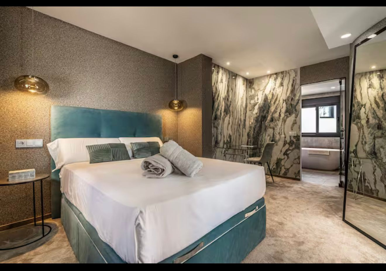 Piso de 3 Dormitorios en venta en Milla de Oro, Marbella
