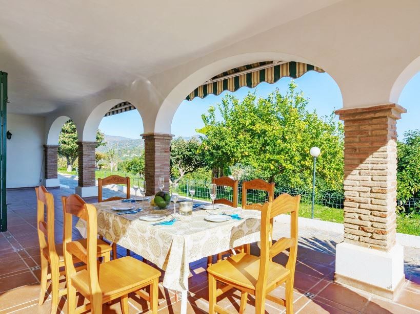 Casa de 4 Dormitorios en venta en La Alqueria, Estepona