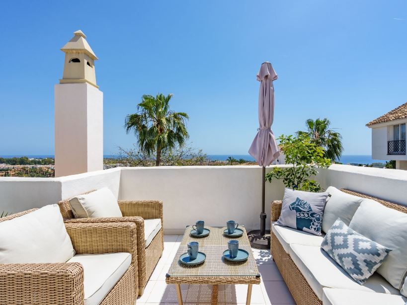 Piso de 4 Dormitorios y 2 Baños en venta en La Alqueria, Estepona