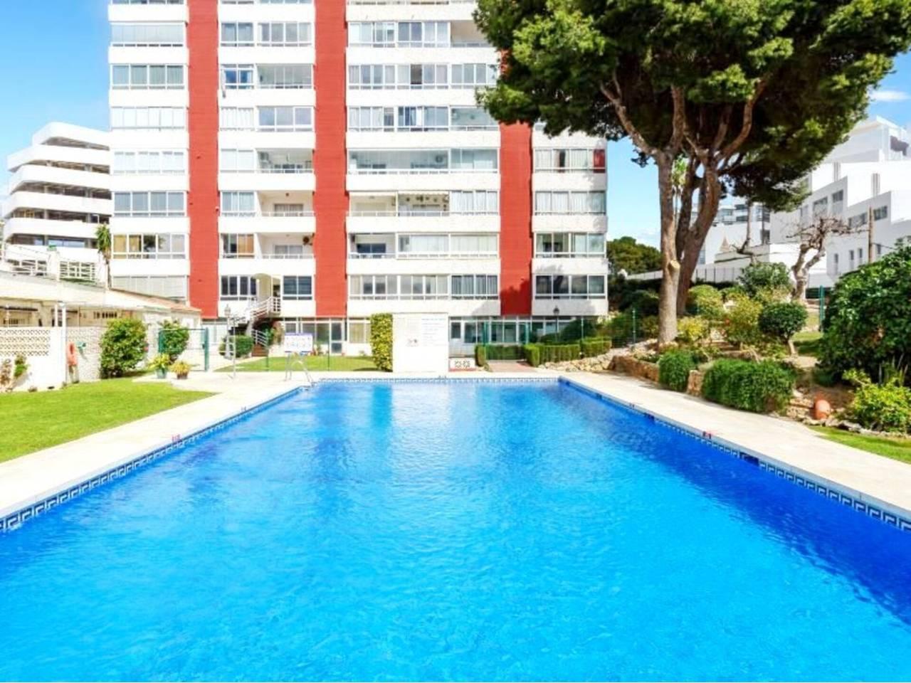 Piso de 1 Dormitorio y 1 Baño en venta en Benalmádena Costa