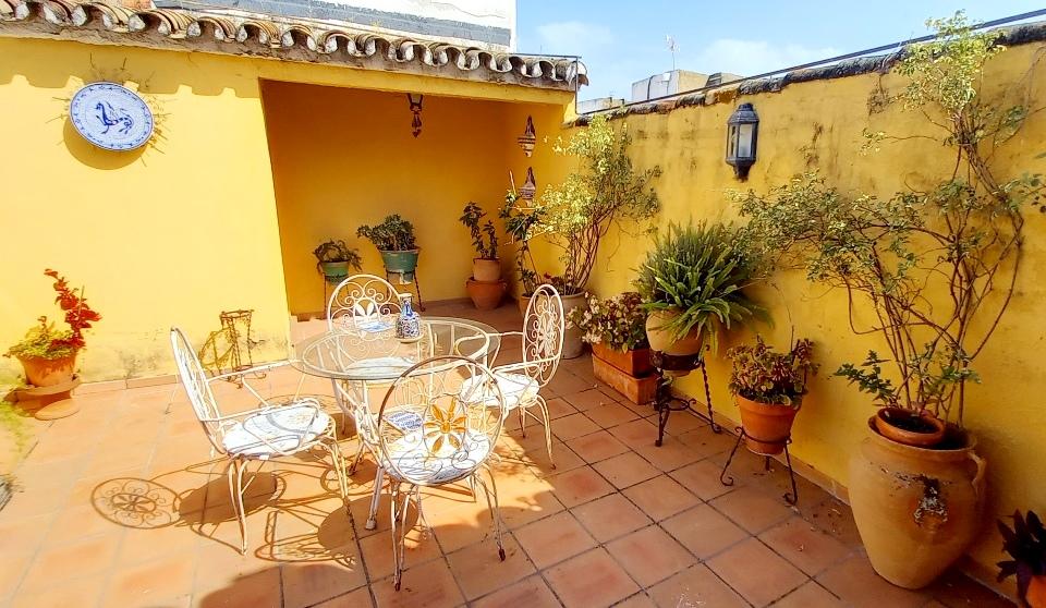 Casa Adosada de 6 Dormitorios y 4 Baños en venta en Córdoba