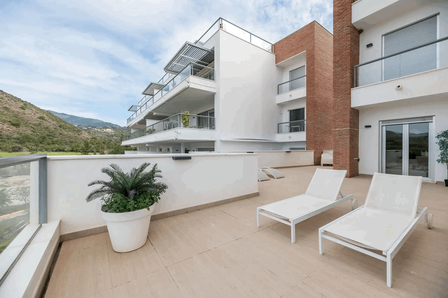 Piso de 3 Dormitorios en venta en Benahavís