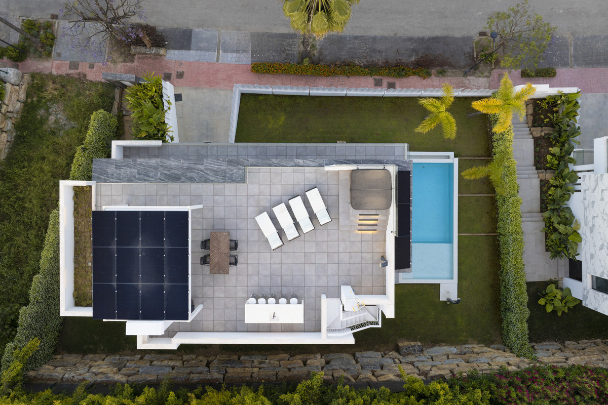 Casa de 4 Dormitorios y 6 Baños en venta en Estepona