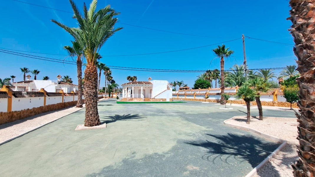 Finca de 3 Dormitorios en venta en Catral