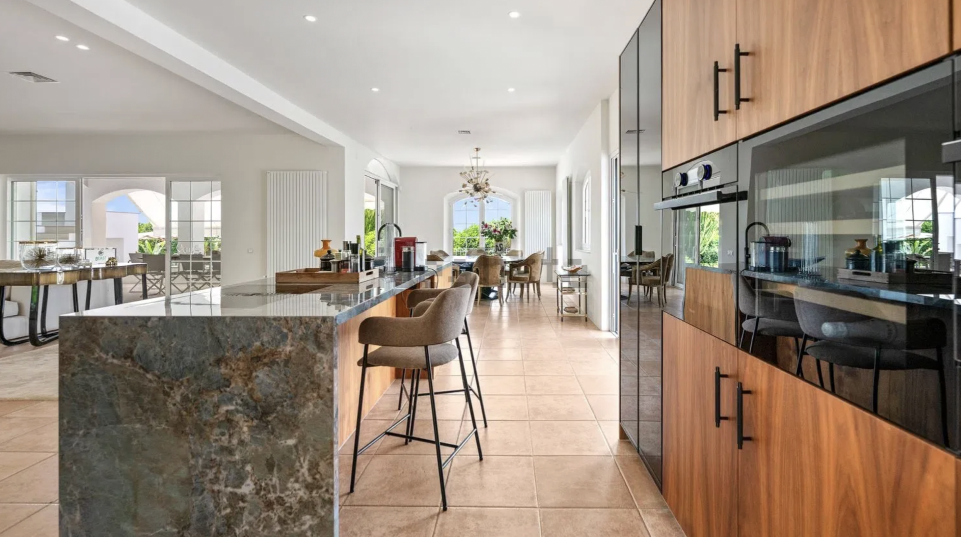Casa de 4 Dormitorios y 4 Baños en venta en Sierra Blanca, Marbella