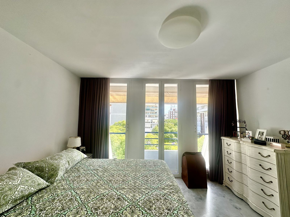 Piso de 2 Dormitorios y 3 Baños en venta en Marbella