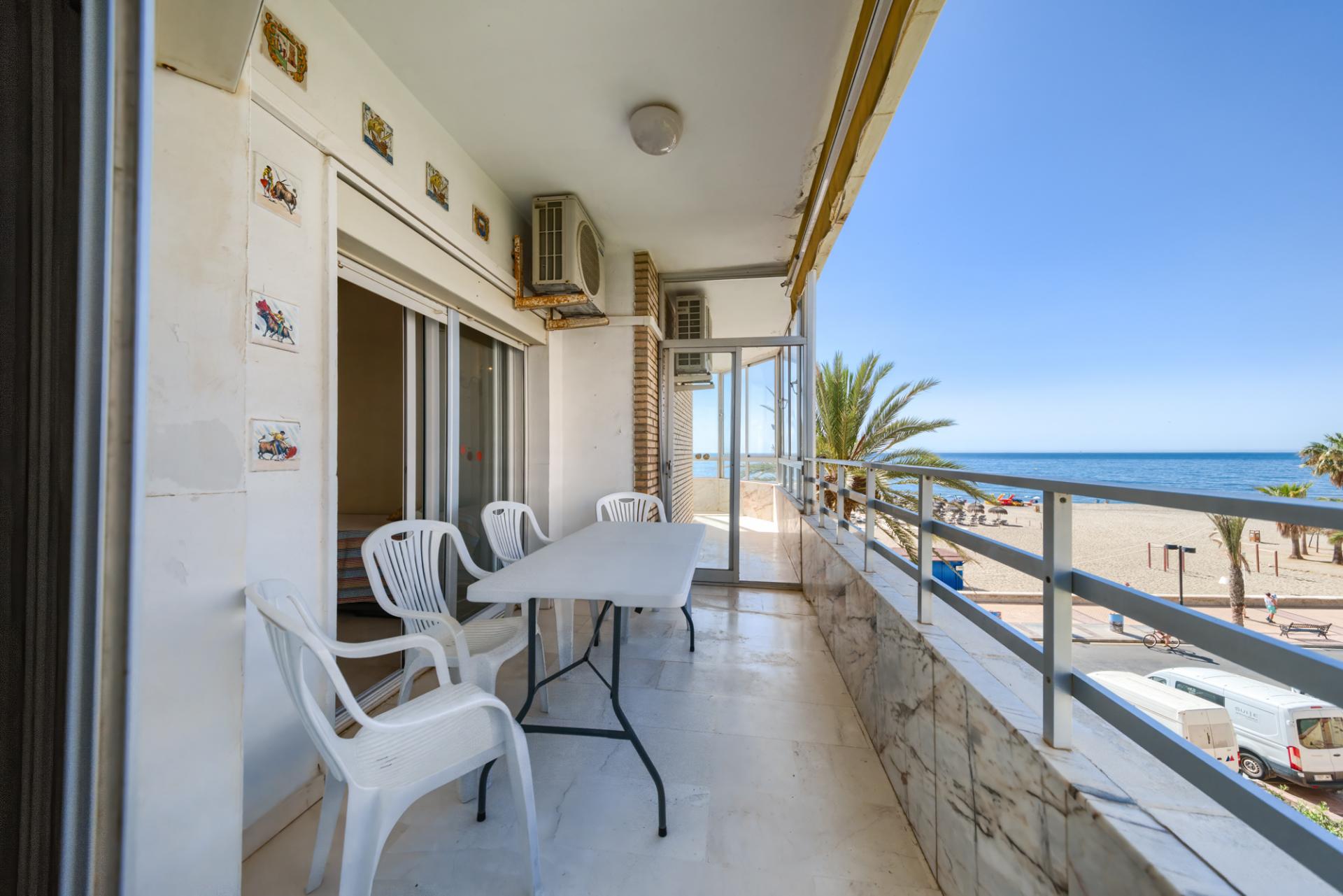 Piso de 3 Dormitorios y 2 Baños en venta en Los Boliches, Fuengirola