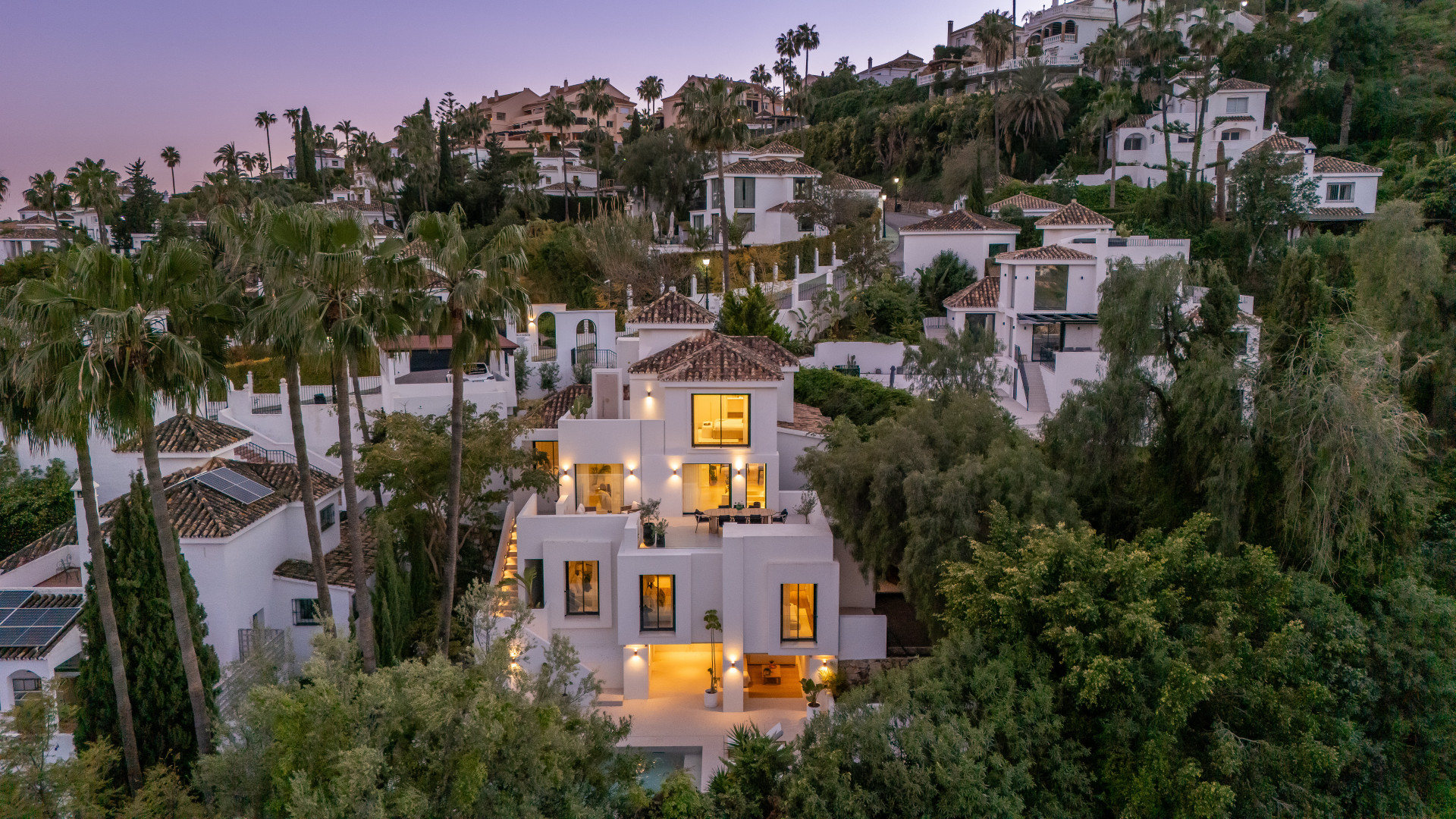 Casa de 5 Dormitorios en venta en Nueva Andalucía, Marbella