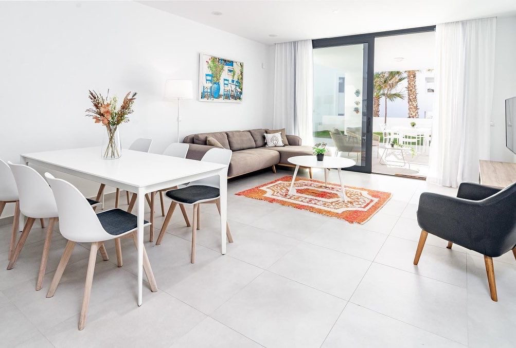 Piso de 2 Dormitorios en venta en La Alqueria, Estepona