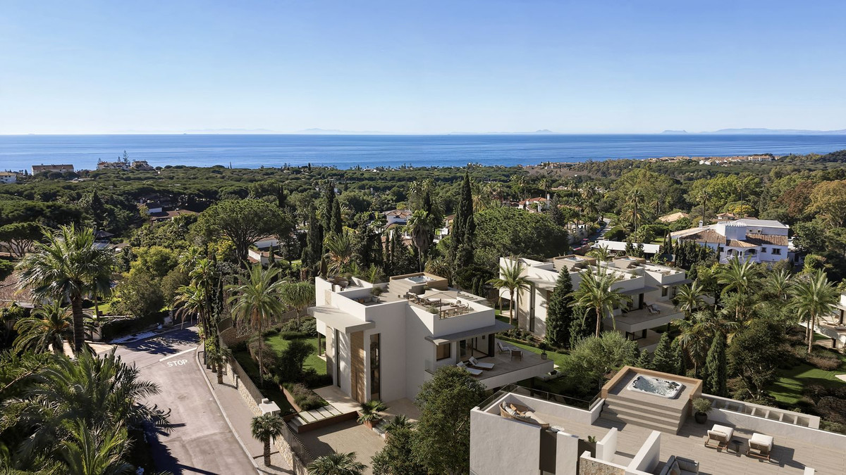 Casa de 3 Dormitorios en venta en Las Chapas, Marbella