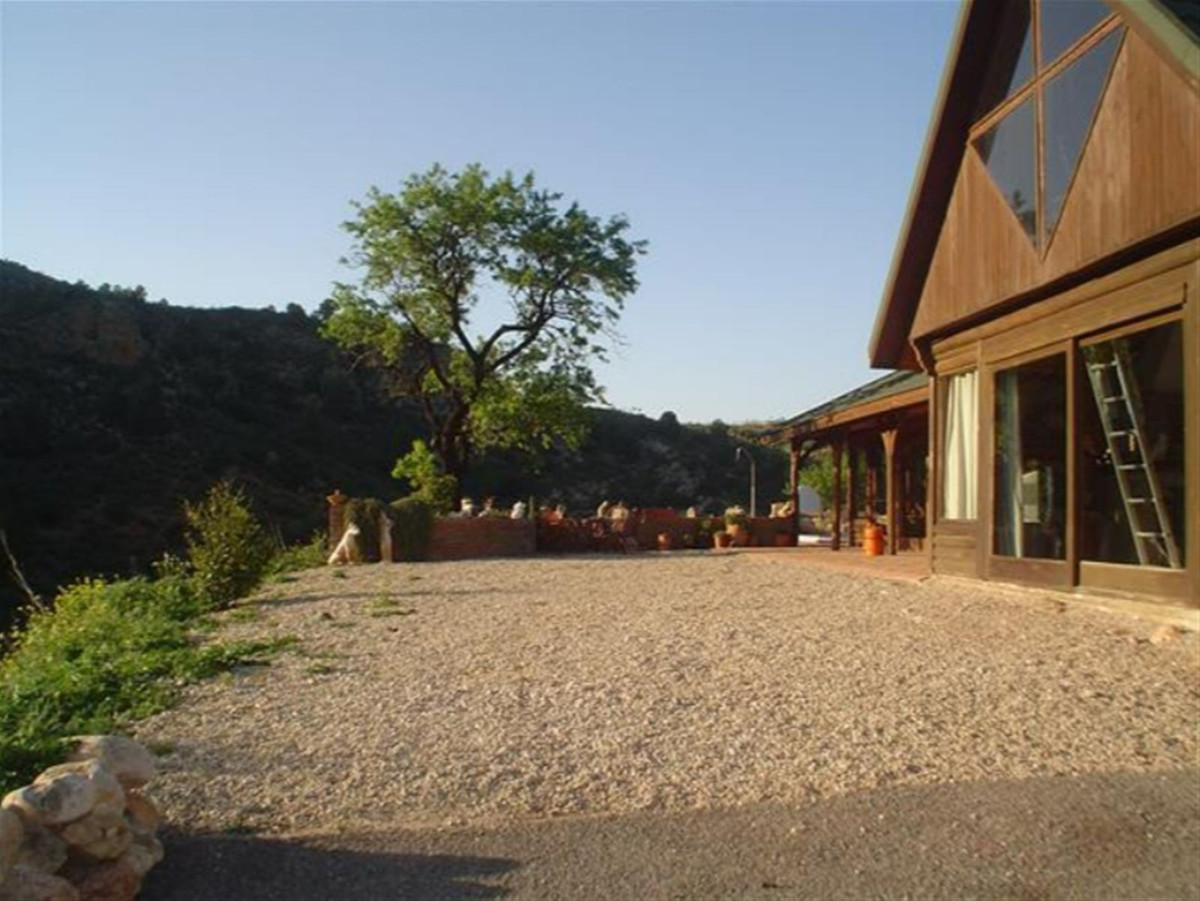 Finca de 3 Dormitorios en venta en Ardales