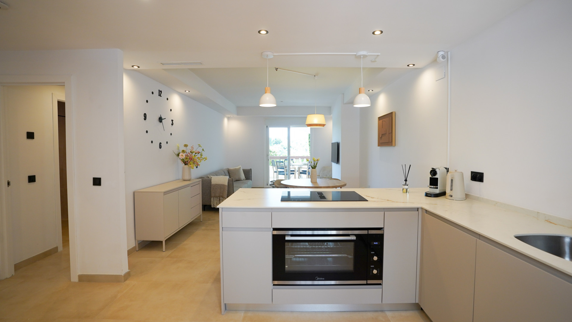 Piso de 2 Dormitorios en venta en Nueva Andalucía, Marbella