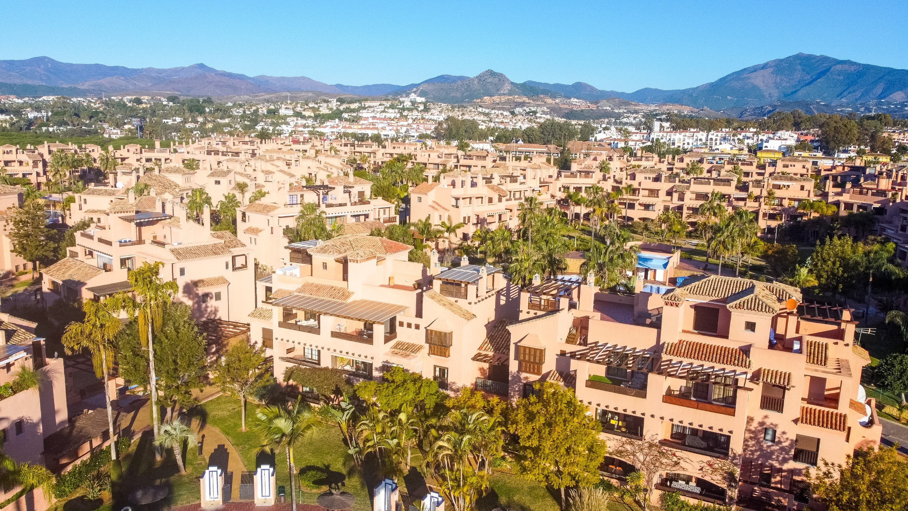 Piso de 2 Dormitorios en venta en Nueva Milla de Oro, Atalaya Isdabe