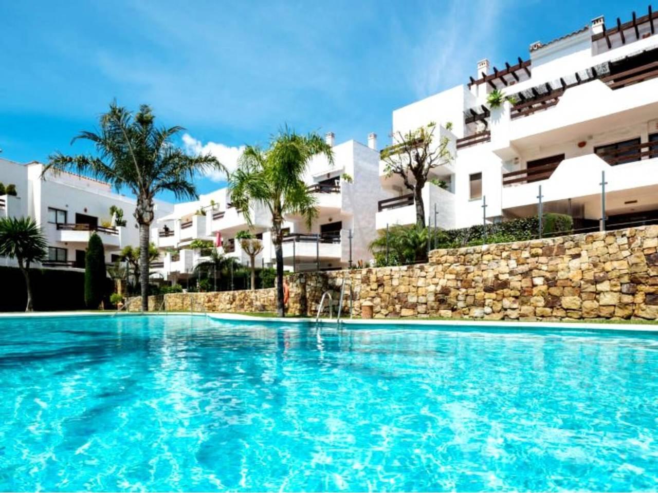 2 спални, 1 баня - Апартамент за продажба в La Alqueria, Estepona