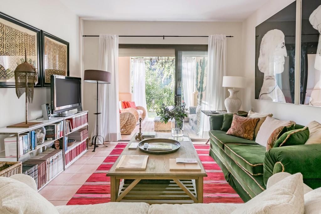 Piso de 2 Dormitorios y 2 Baños en venta en Río Real, Marbella