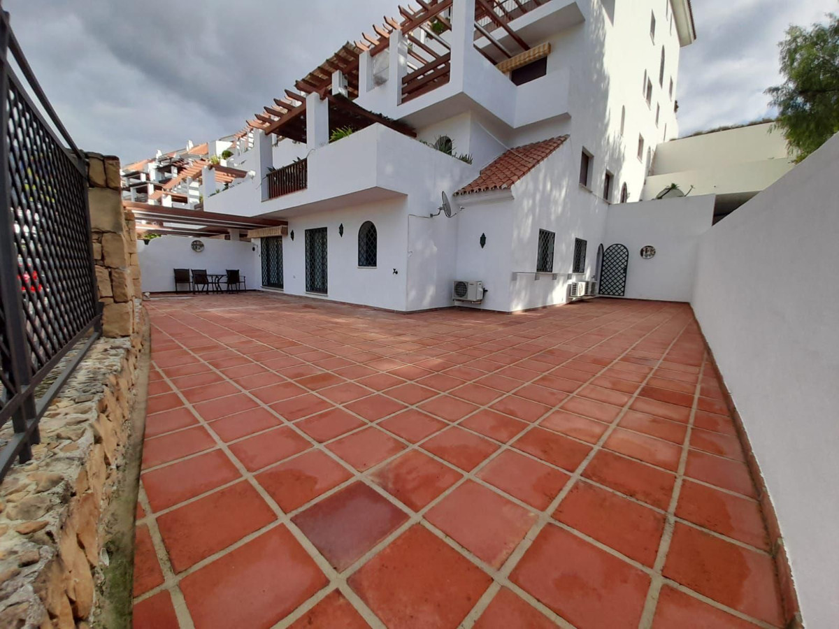 Piso de 3 Dormitorios y 2 Baños en venta en Milla de Oro, Marbella