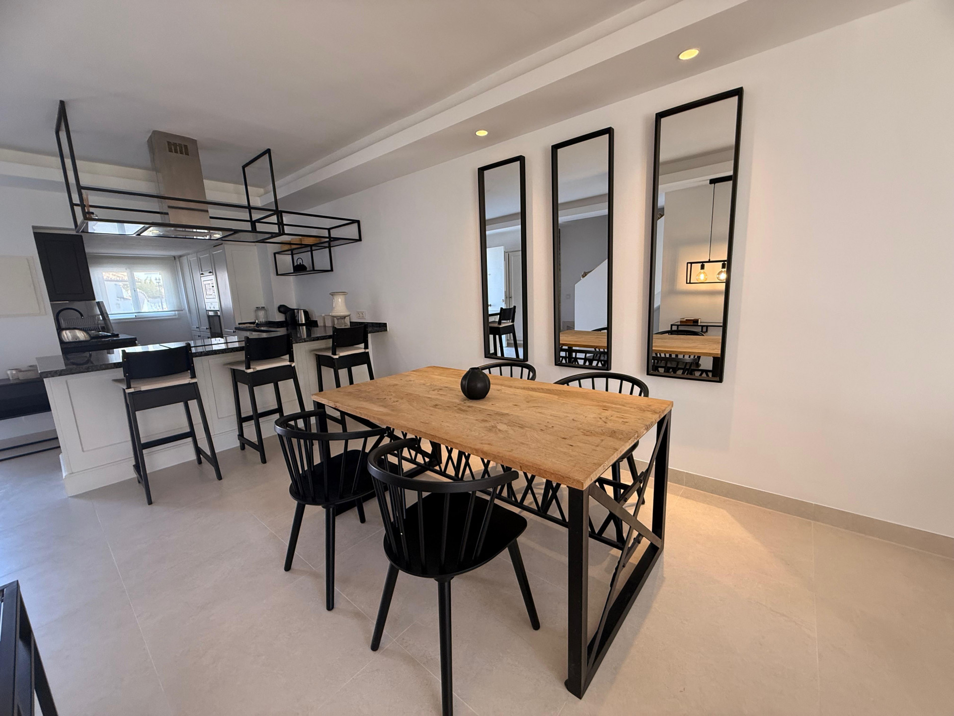 Casa Adosada de 3 Dormitorios y 2 Baños en venta en Nueva Andalucía, Marbella