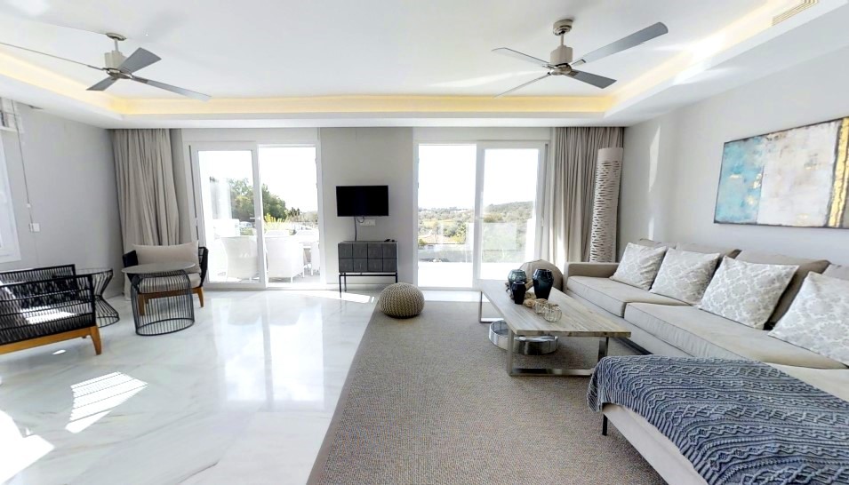 Casa de 4 Dormitorios y 6 Baños en venta en El Rosario, Marbella