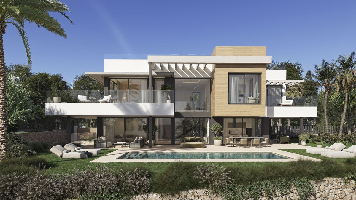 Casa de 3 Dormitorios en venta en Las Chapas, Marbella
