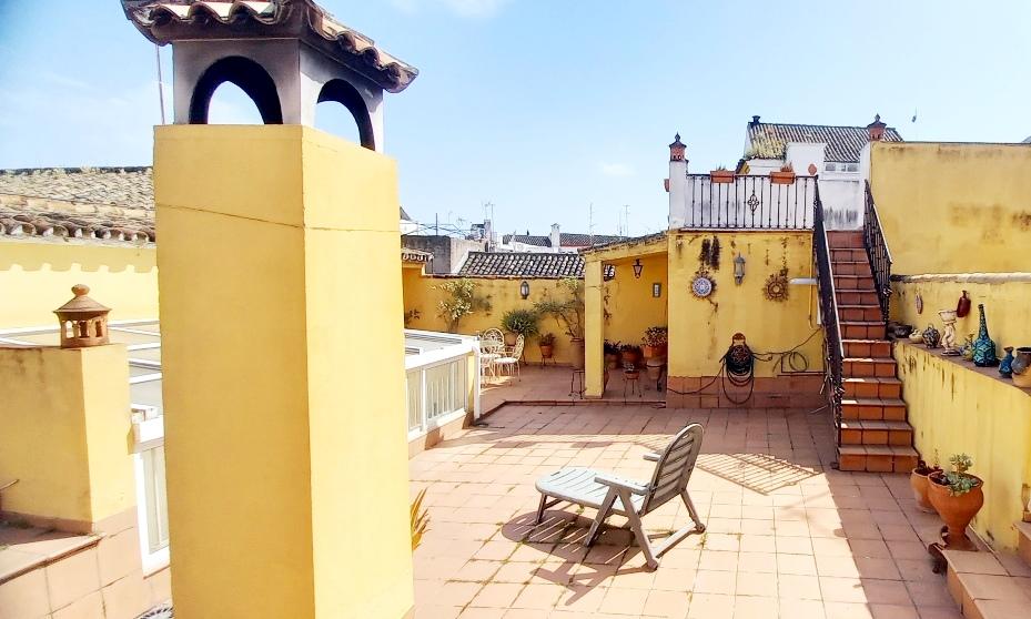 Casa Adosada de 6 Dormitorios y 4 Baños en venta en Córdoba