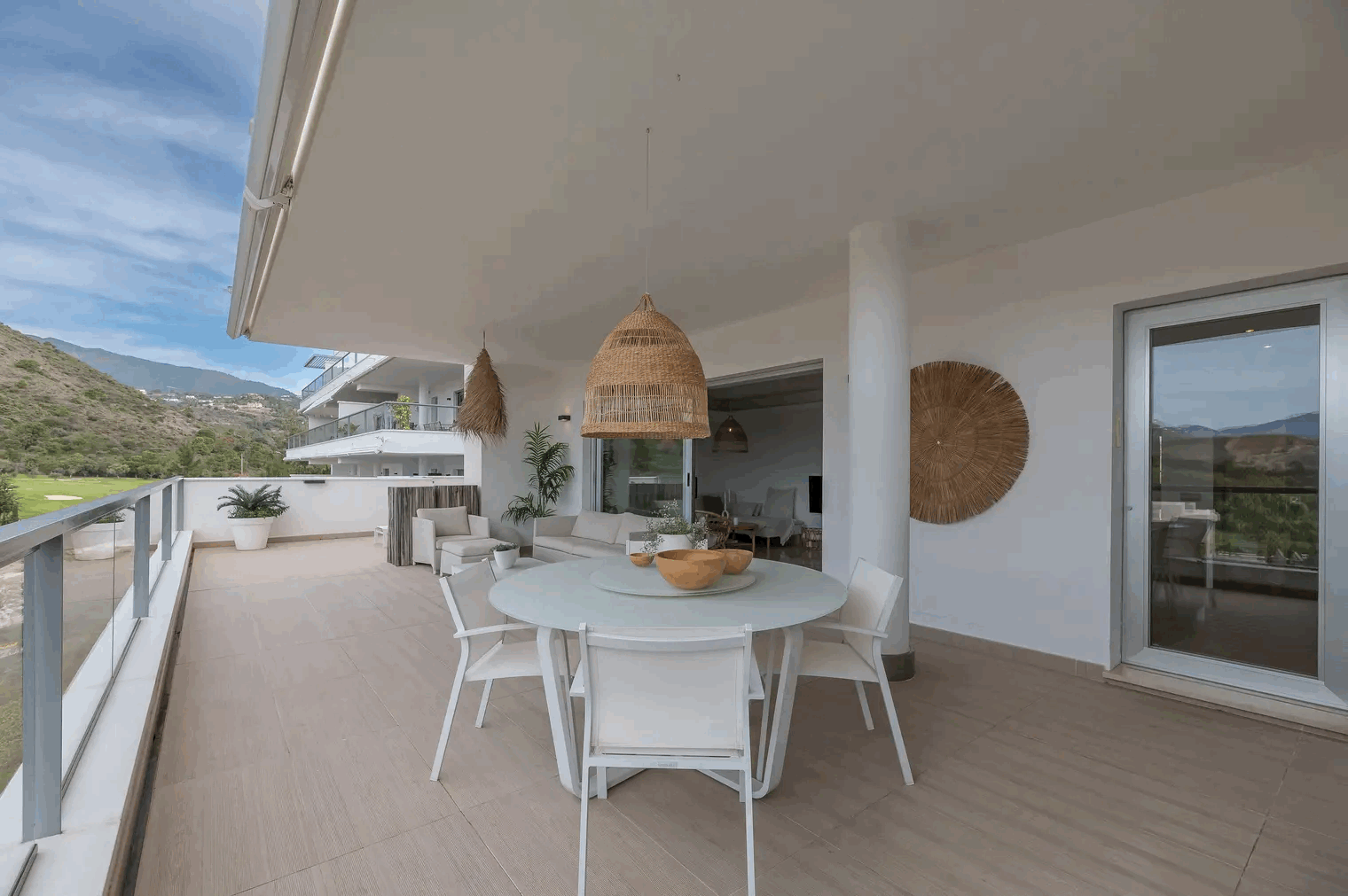 Piso de 3 Dormitorios en venta en Benahavís