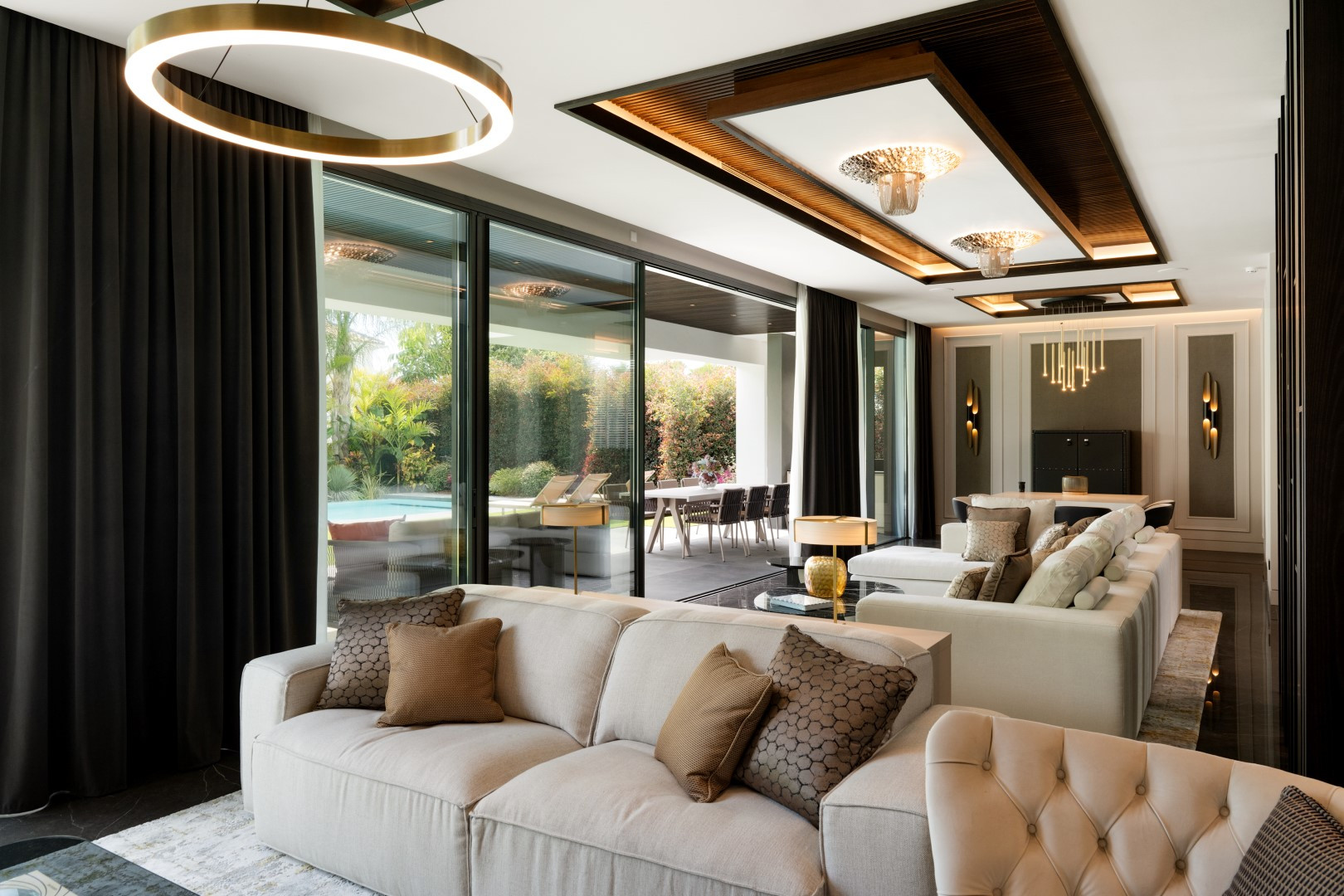 Casa de 5 Dormitorios y 7 Baños en venta en Milla de Oro, Marbella