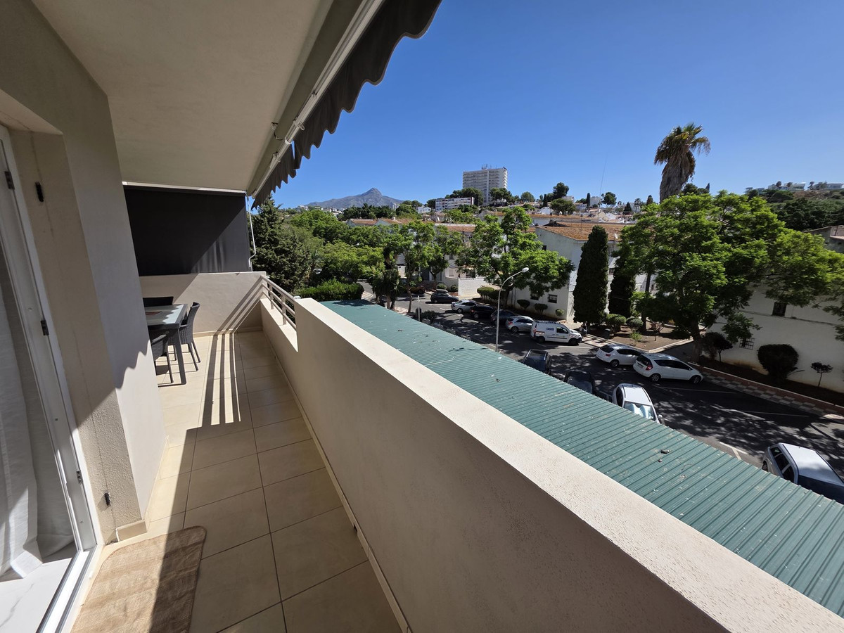 Piso de 3 Dormitorios en venta en Nueva Andalucía, Marbella