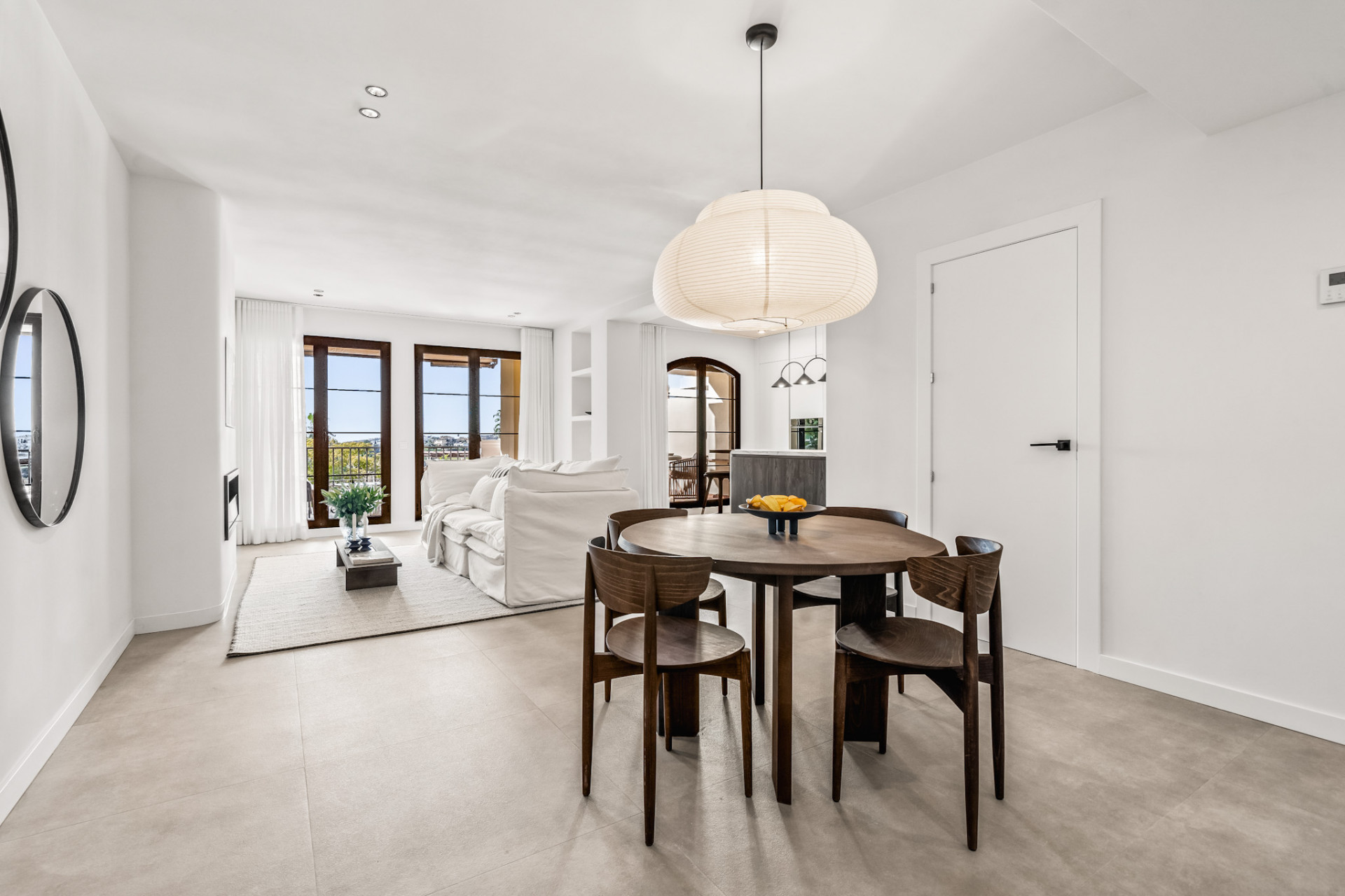 Piso de 2 Dormitorios en venta en Nueva Milla de Oro, Estepona